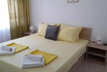 Pensionat Amirov Garden   Free Parking & Free Beach Area