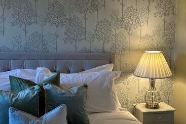 Burford Lodge Hotel   Adults Only