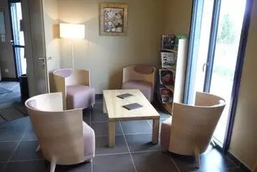 ホテル Logis Hôtel Restaurant Imago