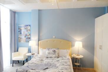 فندق Seafront Studios And Apartments