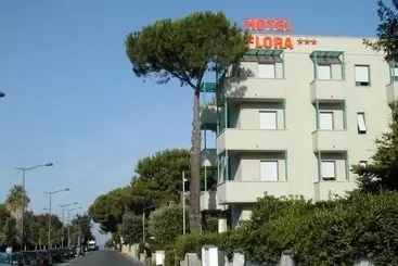 ホテル Flora