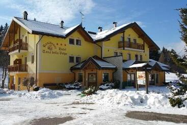 Отель Tana Della Volpe