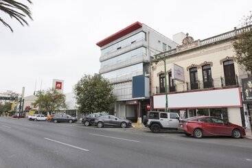 Hotelli Adhoc Empresas