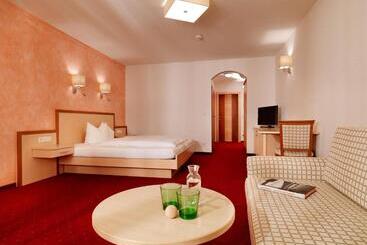 Posthotel Strengen Am Arlberg