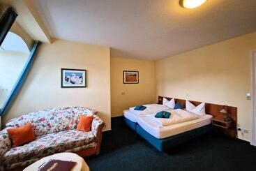 בית מלון כפרי Fährhaus Niederkleveez