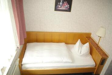 Отель Güldene Gabel