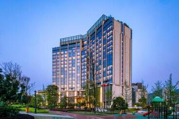 Отель New World Guiyang