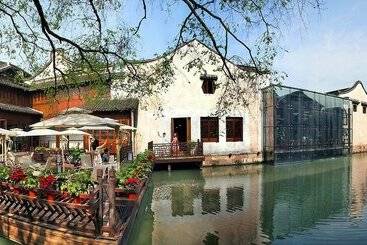 בית מלון כפרי Wuzhen Waterside Resort