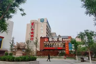 Hotel Hanting Baoding Train Station East Square