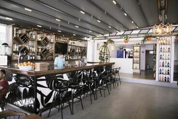 Отель Cle Beach Boutique