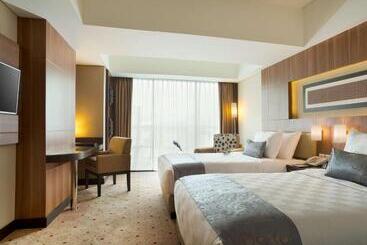 Отель Best Western Premier La Grande Bandung