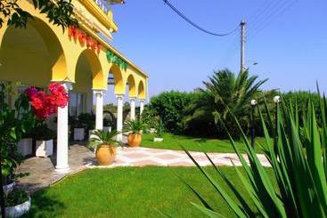 בית מלון כפרי Oasis