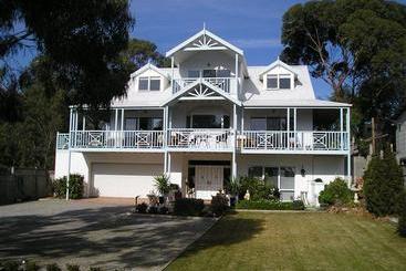 Silver Waters Bed & Breakfast