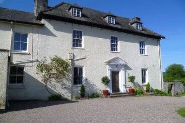 Bed and Breakfast Aberllynfi Riverside Guest House