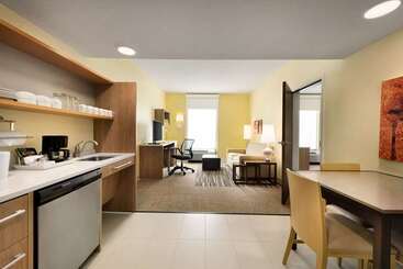 Отель Home2 Suites By Hilton Cleveland Beachwood