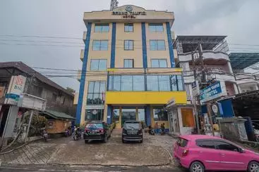 ホテル Reddoorz Syariah At Grand Taufiq Tarakan
