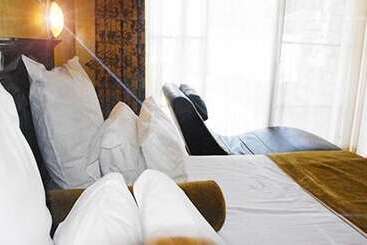 Regency Hotel Flamboyant