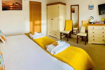 Avon Beach Bed & Breakfast