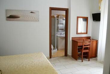 Отель B&b Centrale Affittacamere