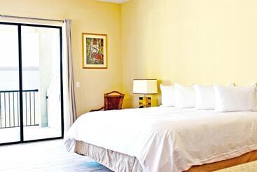 ホテル The Citrus On The Lake