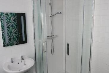 בית מלון כפרי Kings Arms