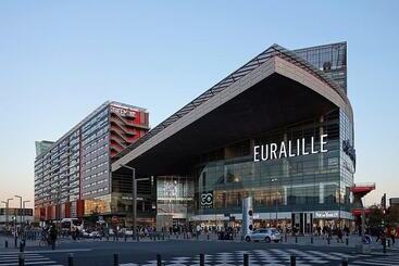 هتل آپارتمان Calm Appart  & Hostel