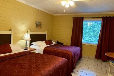 فندق على الطريق Lakeside Inn And Cafe