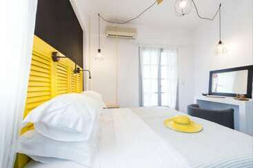 بنسيون Evi Rooms