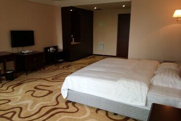 Ruijia Hotel Chengdu Airport