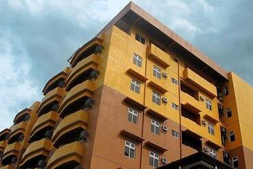 ツーリストアパートメント Santoni's Place