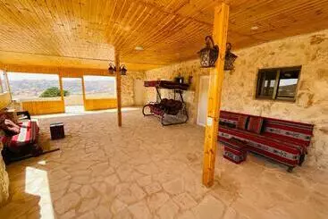 تختخواب و صبحانه Petra Royal Ranch