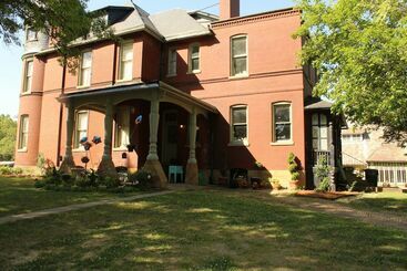 Bed and Breakfast Johnstone Mansiion