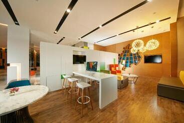 Holiday Inn Express Leshan City Square, An Ihg Hotel High Speed Rail And Leshan Giant Buddha