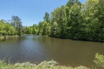 Mökkimajoitus Pet Friendly Cabin Hot Tub, Games & Fishing Pond