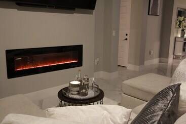 بيت ريفى Upscale Peoria Home W/ Gazebo & Putting Green