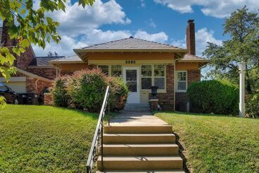 کلبه Quiet Twin Ridge Omaha House: Screened In Porch!