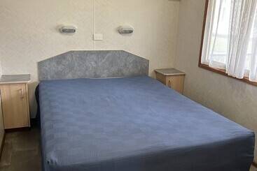 منتجع Long Jetty Caravan Park