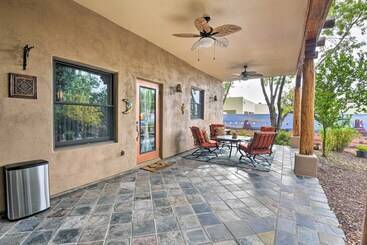 קוטג'' Restful Mesa Retreat: Shared Backyard & Hot Tub