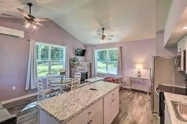 Mökkimajoitus Saylorsburg Retreat: 16 Mi To Ski Resort