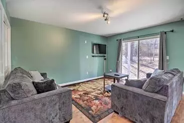 Mökkimajoitus Ski, Hike & Swim: Family Home In Albrightsville!