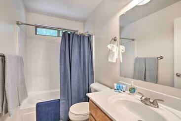 별장 Avondale Home W/ Pool, 5 Mi To State Farm Stadium!