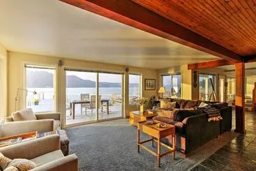 コテージ Waterfront Home On Gold Coast Of Hood Canal!