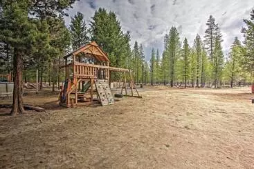 Mökkimajoitus La Pine Hideaway Near Deschutes National Forest!