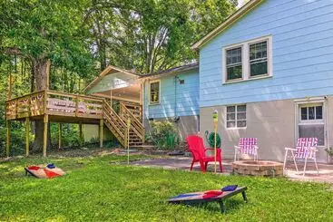 9 Mi To Lake Lure: Cottage W/ Deck & Fire Pits!