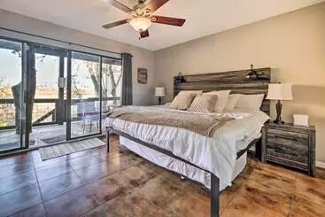 Mökkimajoitus Lakefront Home: Hot Tub & Game Room In Spicewood