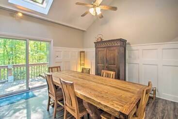 コテージ Peaceful New Market Cabin W/ Deck & Fire Pit!