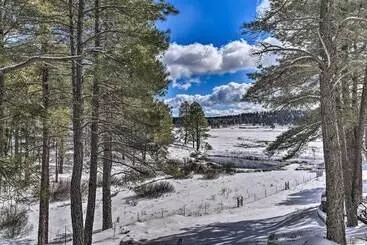 Mökkimajoitus Renovated Mountain Home: Ev Chargers & Great Views