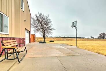 بيت ريفى Victoria Home W/ Basketball Hoop!