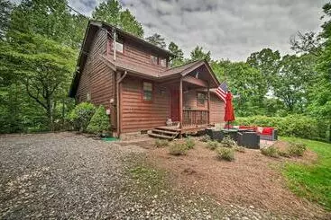 コテージ Charming Sevierville Cabin W/ Private Hot Tub