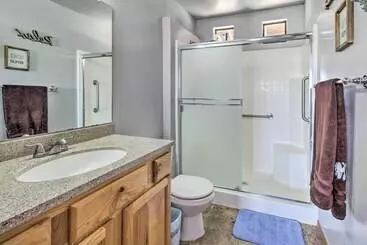 Mökkimajoitus 16 Mi To Sitgreaves: Overgaard Cabin W/ Porch